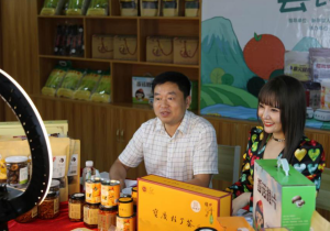 湖南新邵:副縣長化身“美食主播”帶火新邵特產