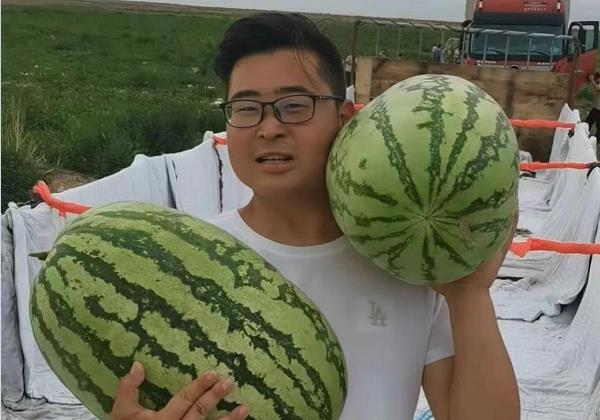 惠農(nóng)網(wǎng)商家鄭新穎:月銷2000噸的秘訣偷偷告訴你