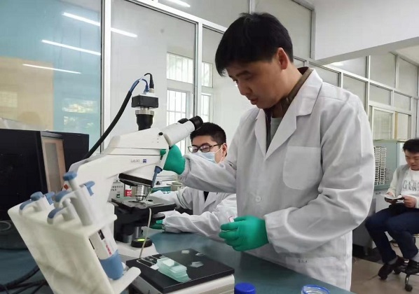 湖南省畜牧獸醫研究所朱立軍：惠農網上“開課” 助千萬農友“解題”